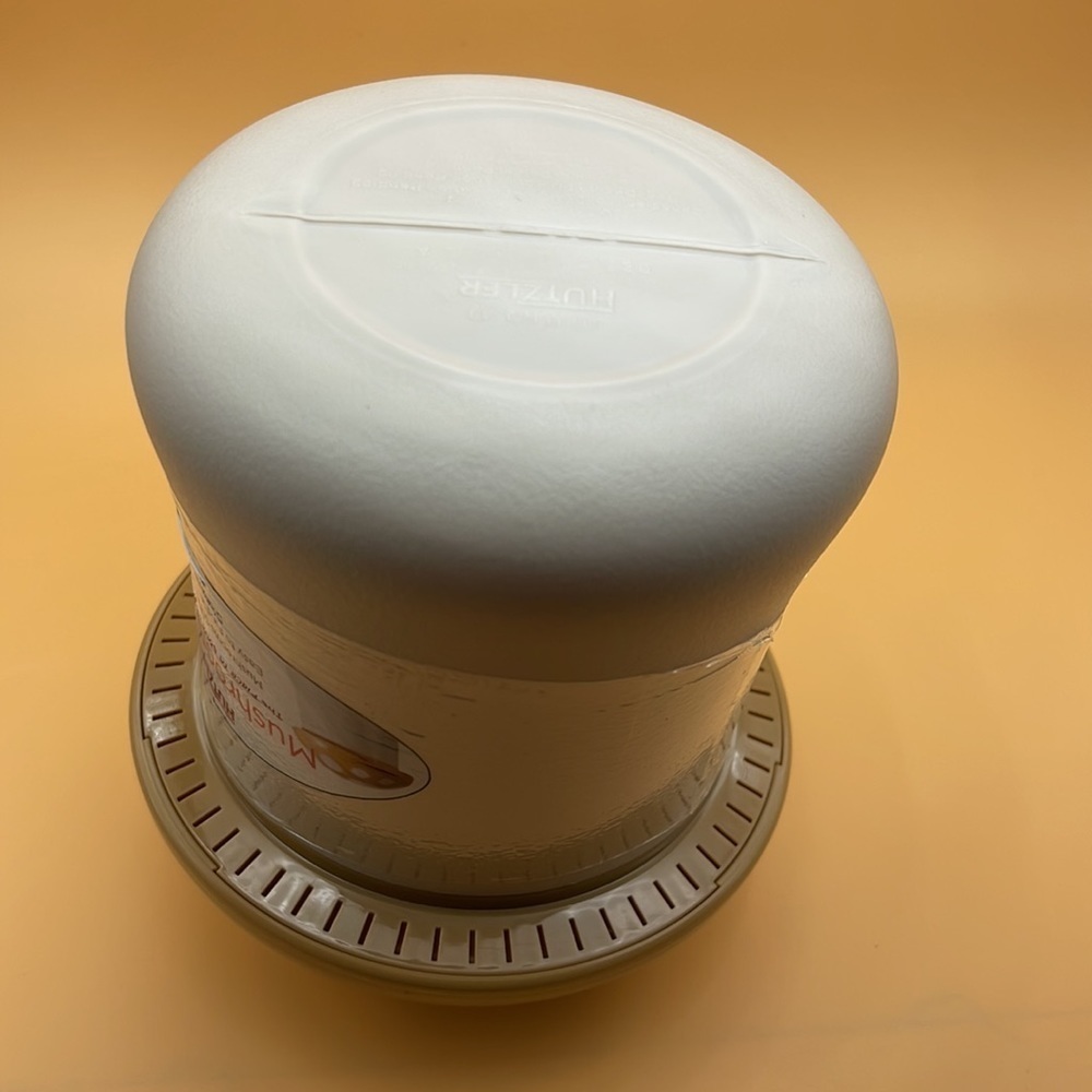 Hutzler Mushroom Saver or Storage Container Brown/Toadstool Style - Picture 8 of 10
